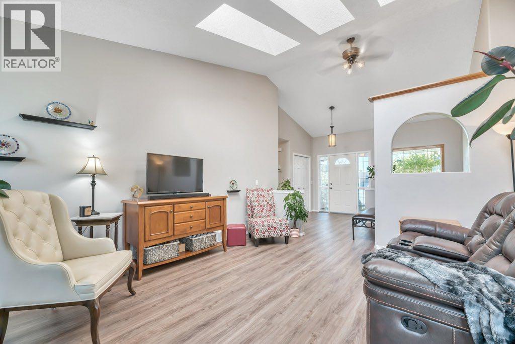 15 Henderson Bay Ne, Langdon, Alberta  T1X 2V6 - Photo 10 - A2263078