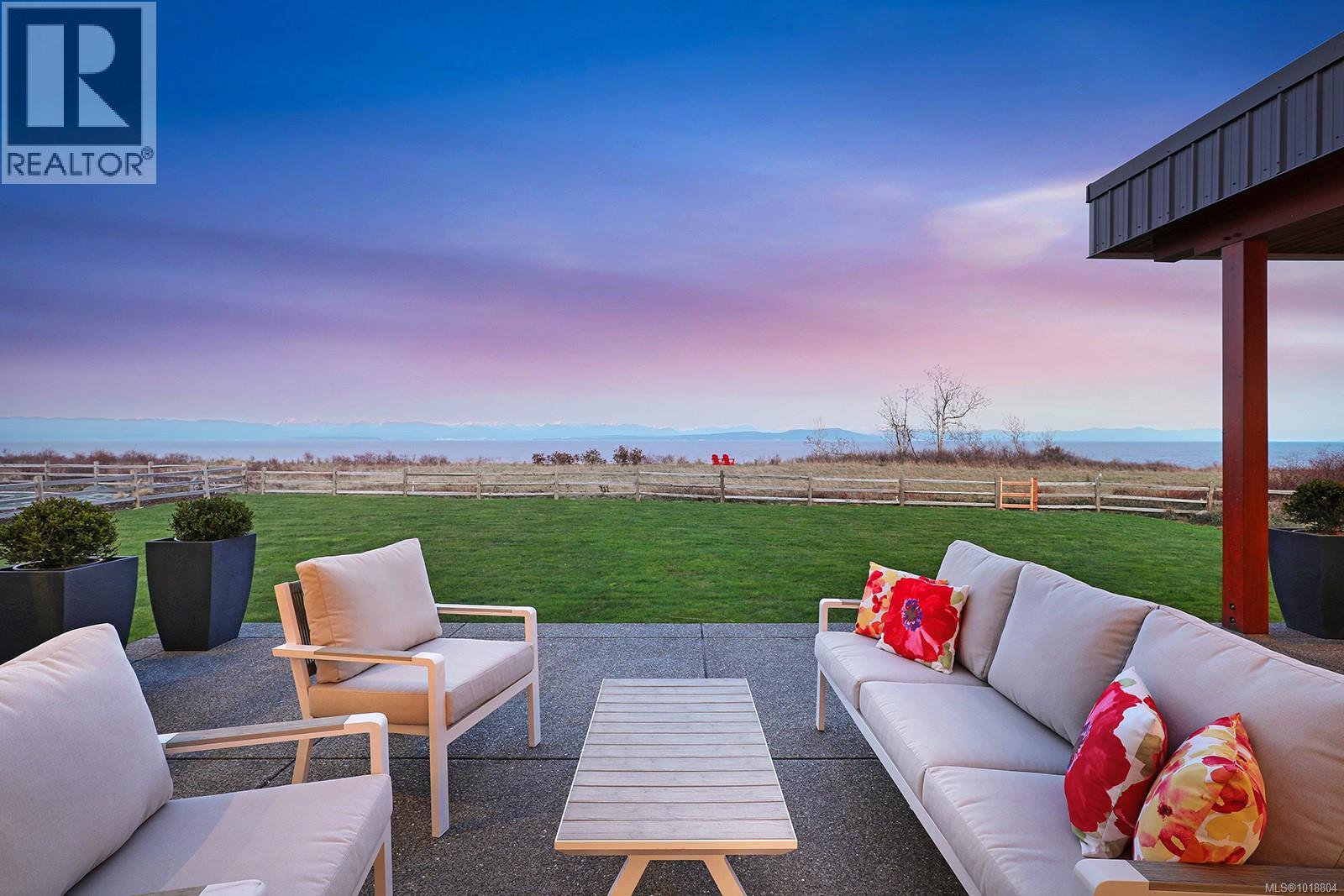 300 Connemara Rd, Comox, British Columbia