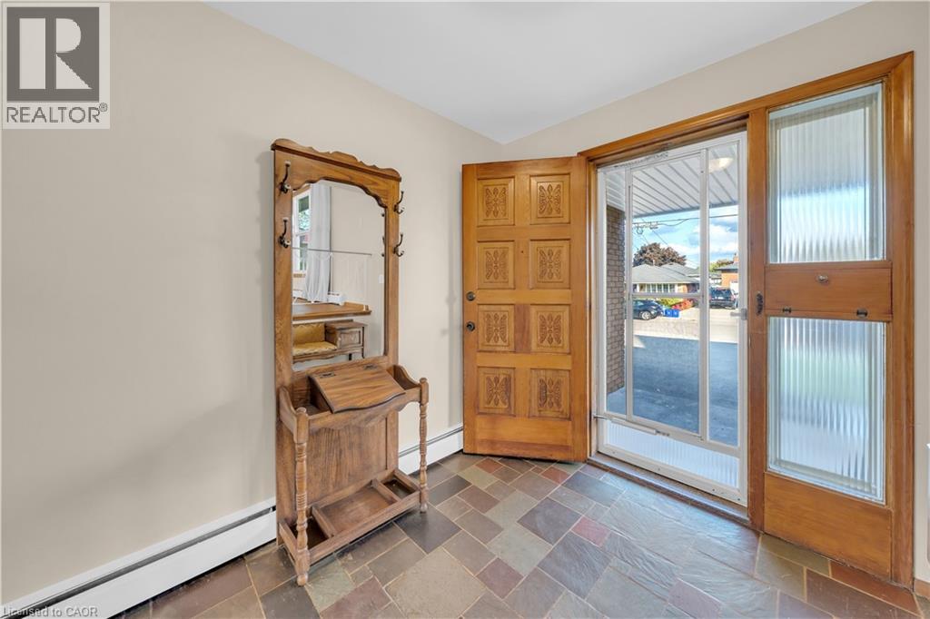 132 Greeningdon Drive, Hamilton, Ontario  L9A 4W7 - Photo 4 - 40779416