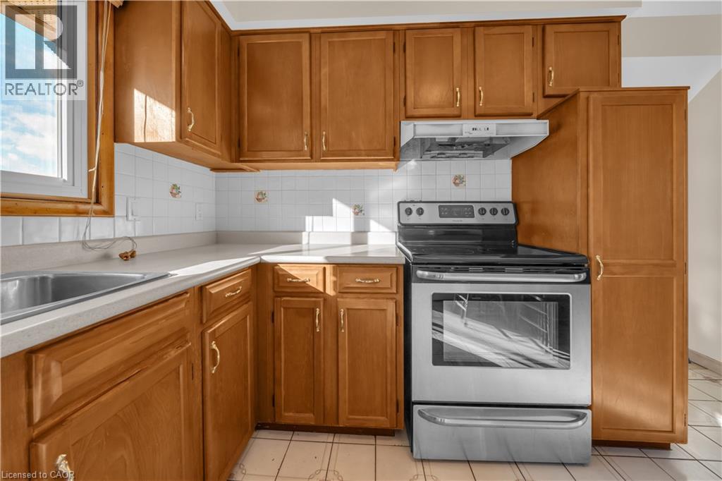 132 Greeningdon Drive, Hamilton, Ontario  L9A 4W7 - Photo 13 - 40779416