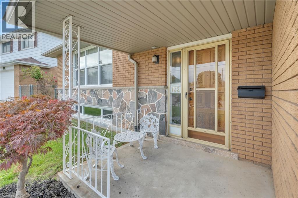 132 Greeningdon Drive, Hamilton, Ontario  L9A 4W7 - Photo 3 - 40779416