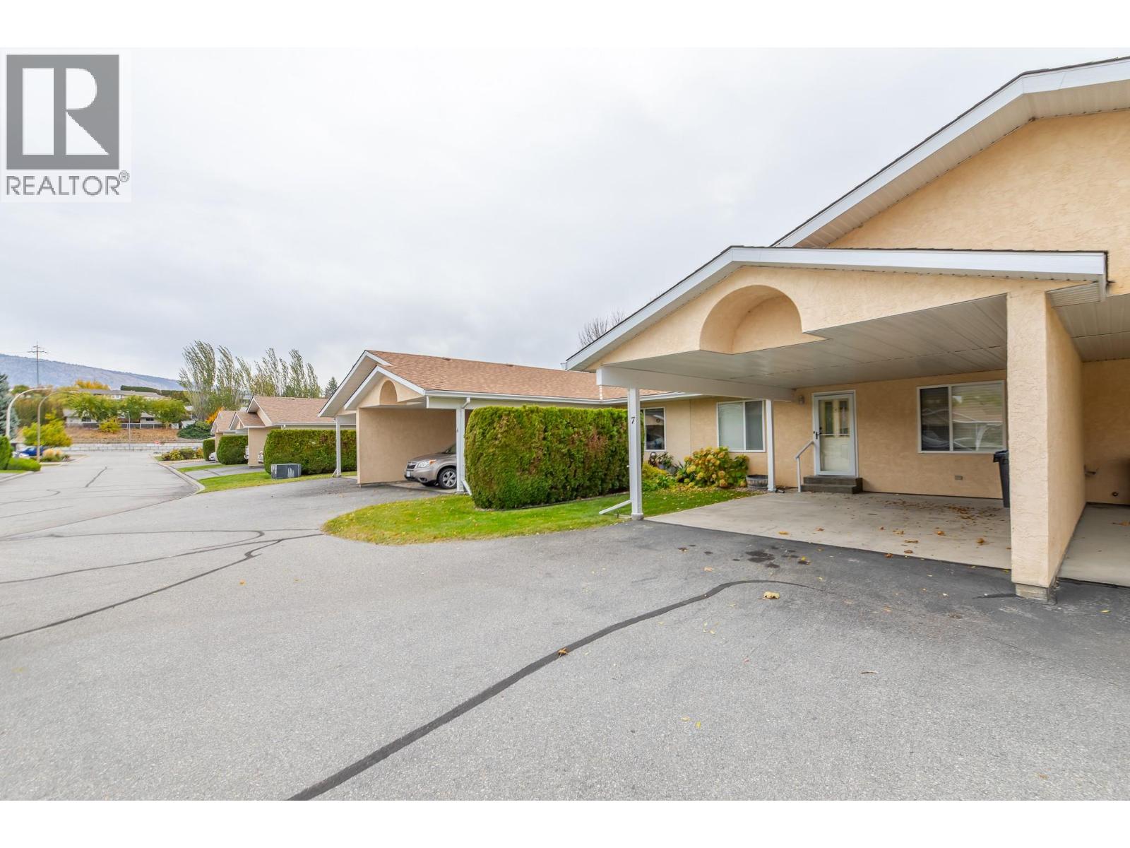 145 REDWING Place Unit# 7 Oliver Photo 38 145 REDWING Place Unit# 7 Oliver Photo 38