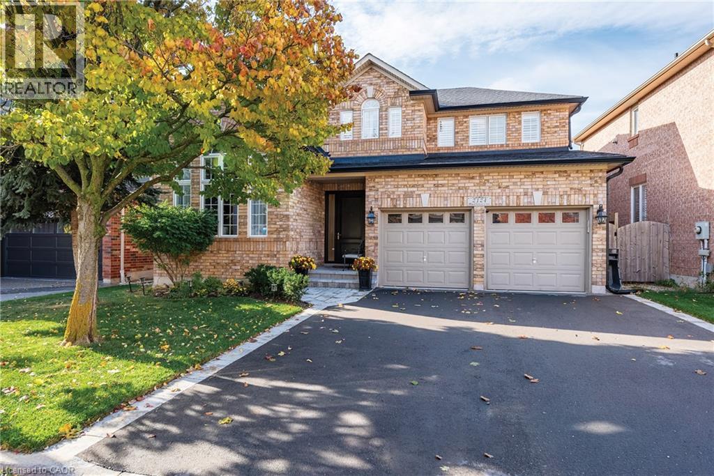 2124 BLACKFOREST Crescent, Oakville, Ontario
