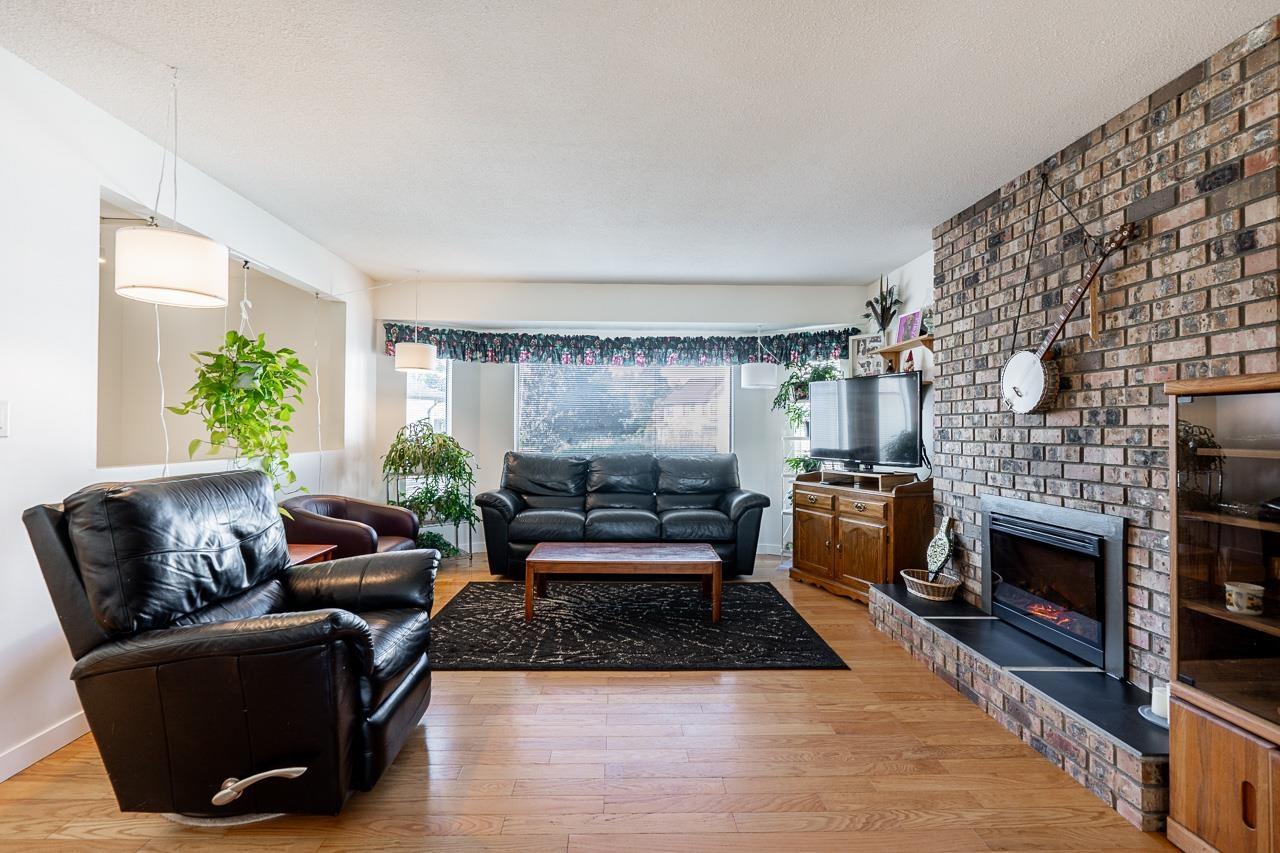 6576 132a Street, Surrey, British Columbia  V3W 8E2 - Photo 2 - R3049139