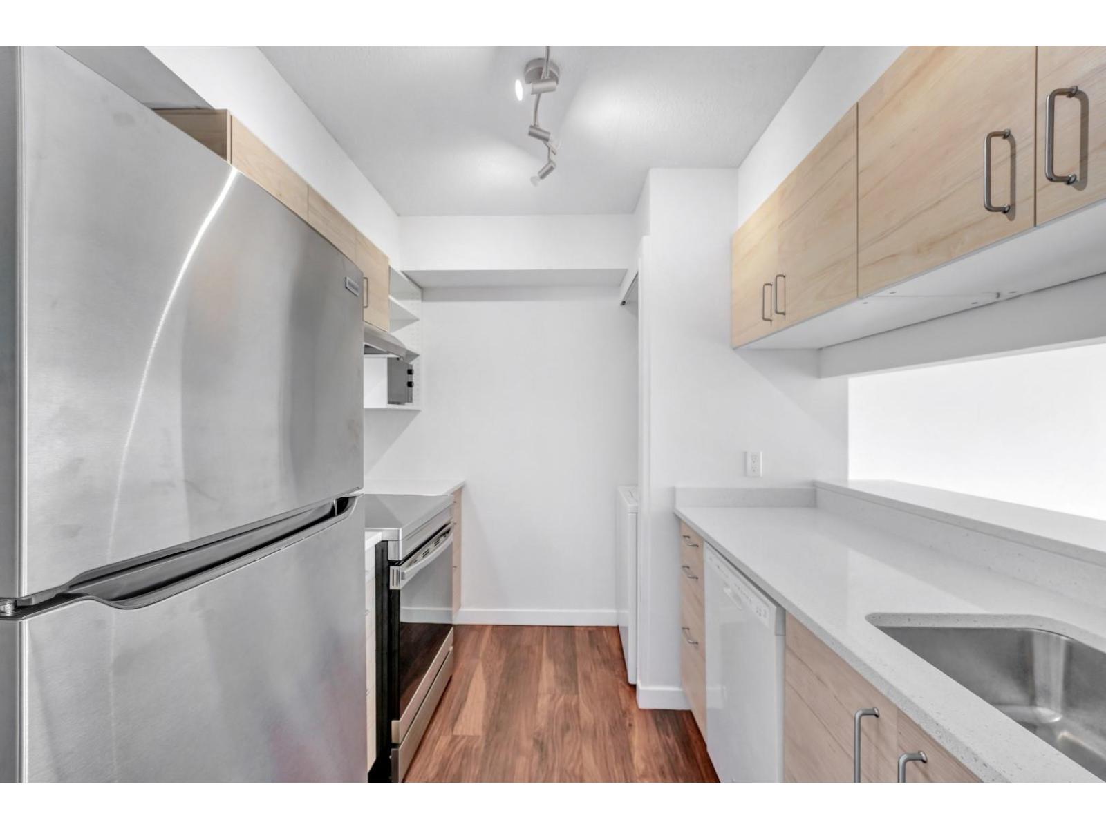 803 9830 Whalley Boulevard, Surrey, British Columbia  V3T 5S7 - Photo 4 - R3064190