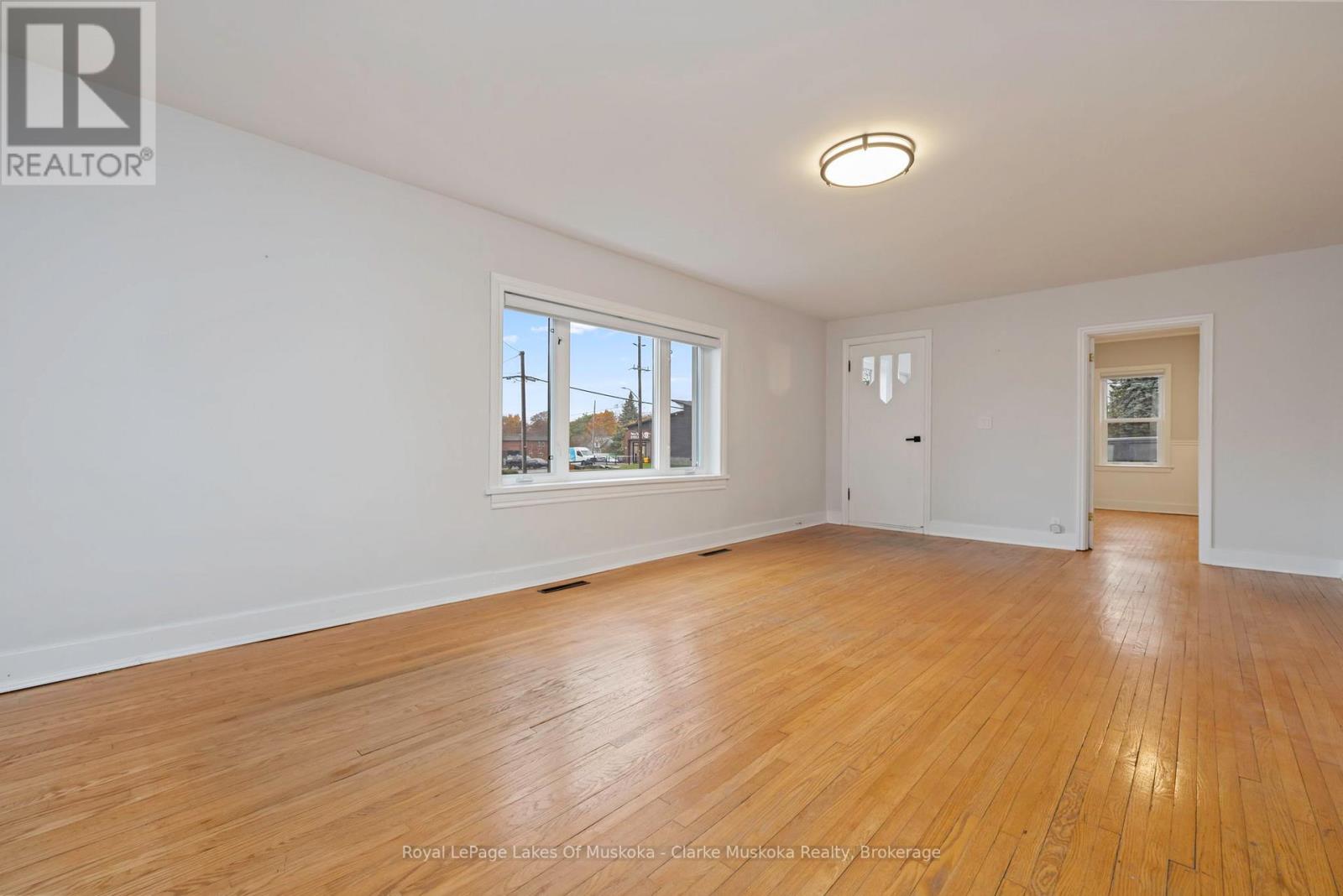 57 Cascade Street, Parry Sound, Ontario  P2A 1K3 - Photo 12 - X12504868