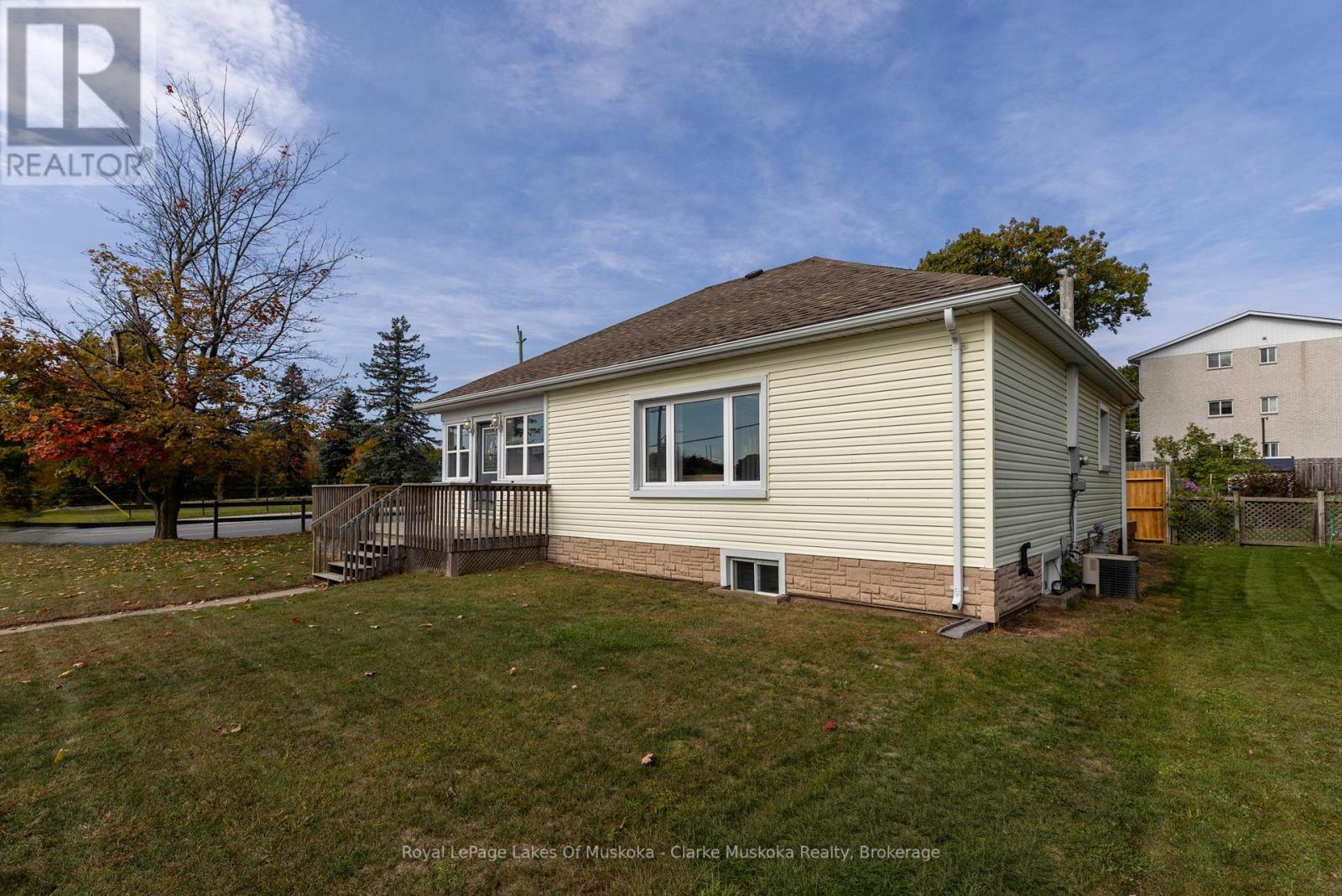 57 Cascade Street, Parry Sound, Ontario  P2A 1K3 - Photo 3 - X12504868