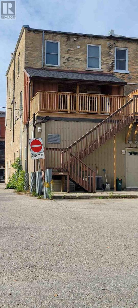 130 Main Street N, Wellington North (Mount Forest), Ontario  N0G 2L0 - Photo 2 - X12504882