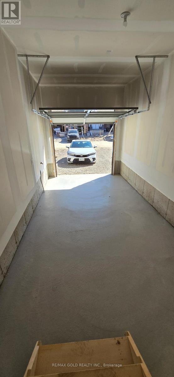 30 Riley Park Drive, Haldimand, Ontario  N3W 0K2 - Photo 11 - X12504482