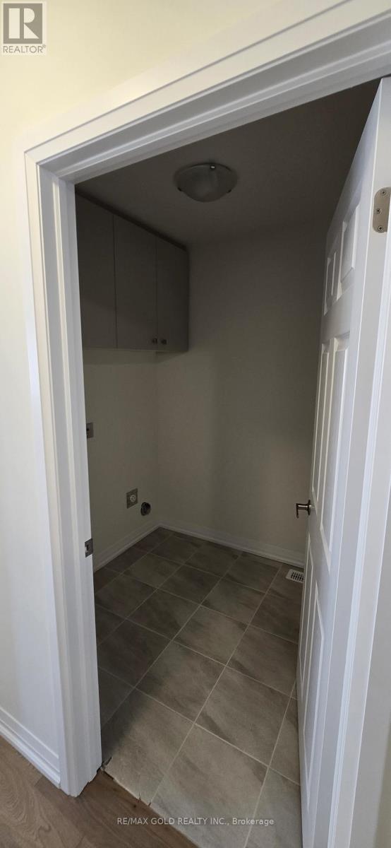 30 Riley Park Drive, Haldimand, Ontario  N3W 0K2 - Photo 17 - X12504482