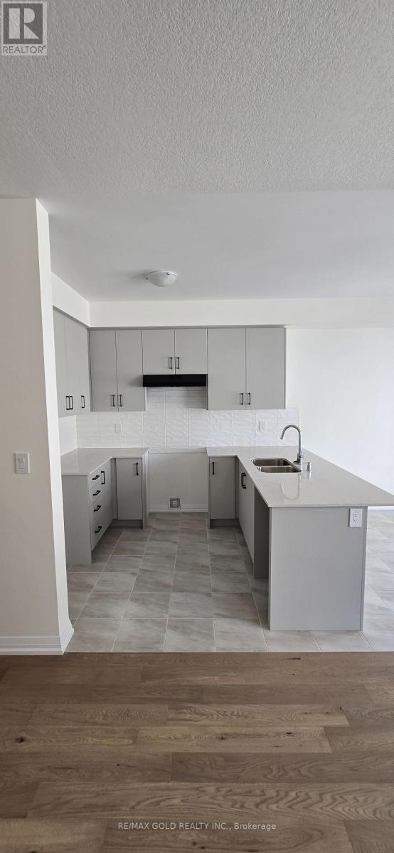 30 Riley Park Drive, Haldimand, Ontario  N3W 0K2 - Photo 5 - X12504482