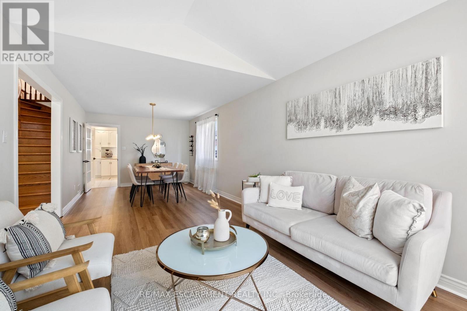 95 Gatestone Drive, Hamilton, Ontario  L8J 2V1 - Photo 10 - X12504540