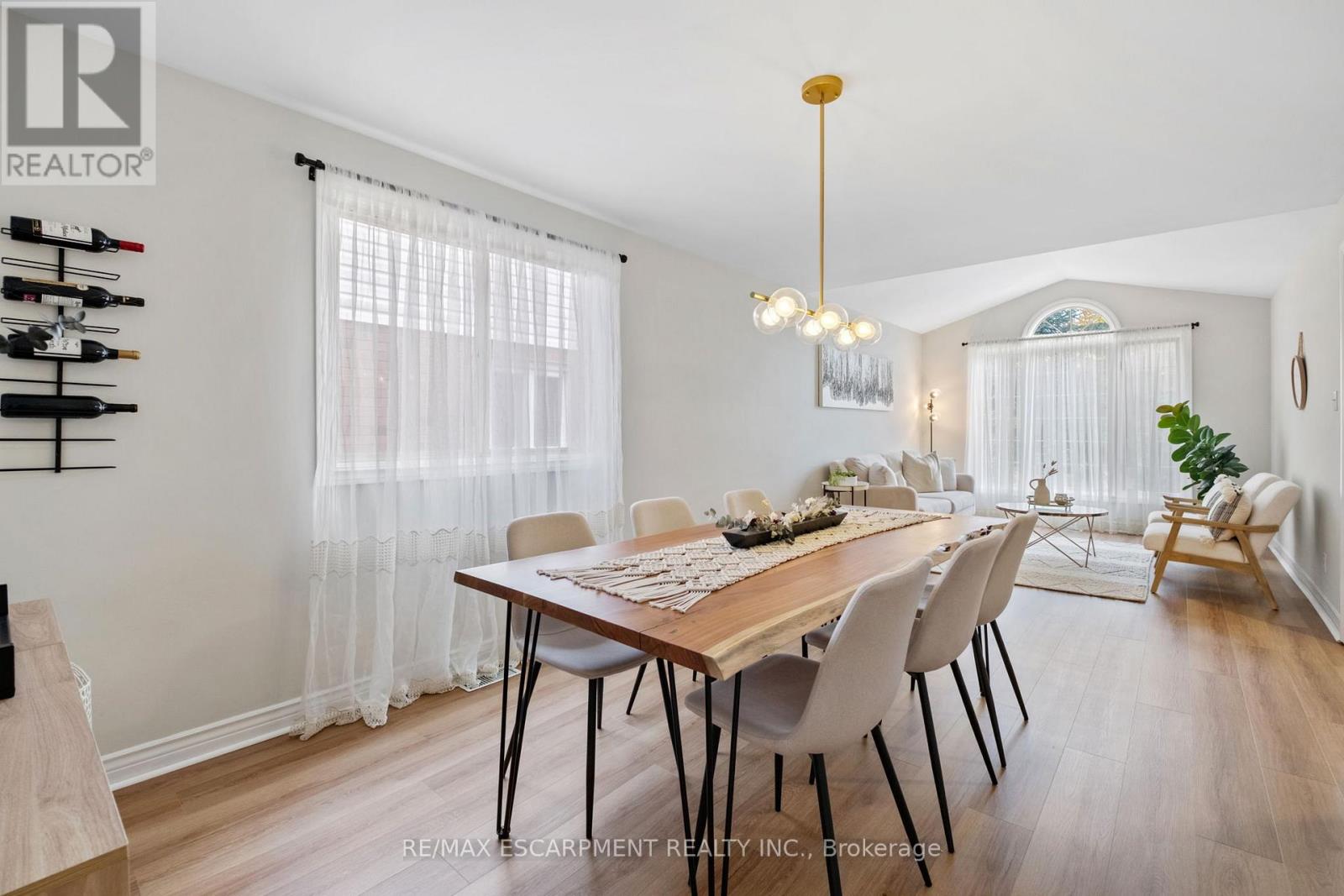 95 Gatestone Drive, Hamilton, Ontario  L8J 2V1 - Photo 12 - X12504540