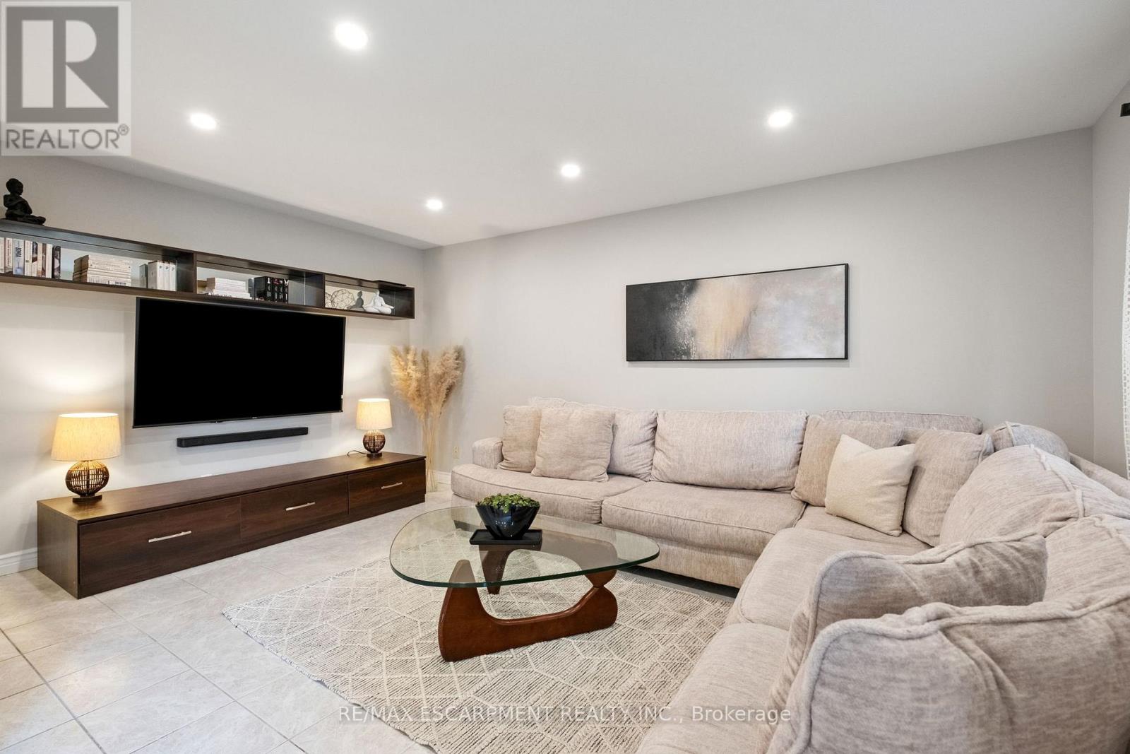 95 Gatestone Drive, Hamilton, Ontario  L8J 2V1 - Photo 17 - X12504540