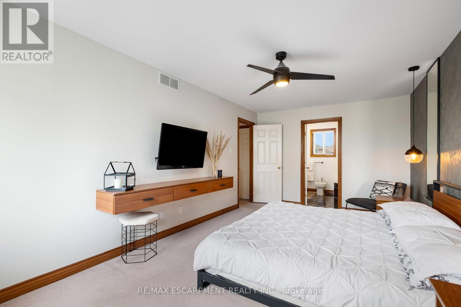 95 Gatestone Drive, Hamilton, Ontario  L8J 2V1 - Photo 32 - X12504540