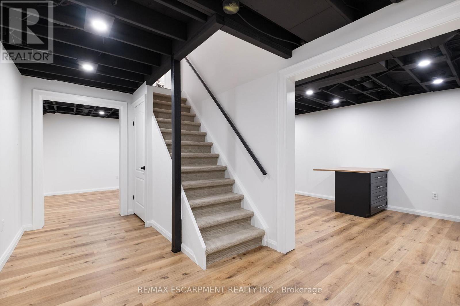 95 Gatestone Drive, Hamilton, Ontario  L8J 2V1 - Photo 35 - X12504540