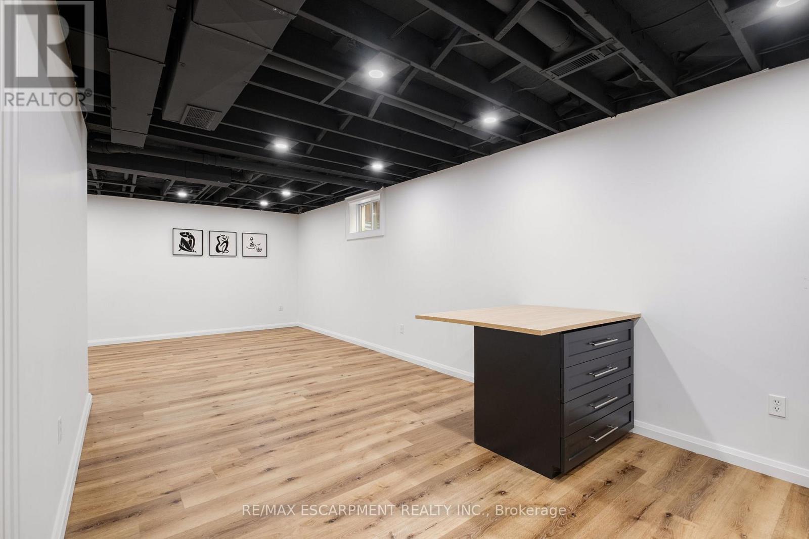 95 Gatestone Drive, Hamilton, Ontario  L8J 2V1 - Photo 37 - X12504540