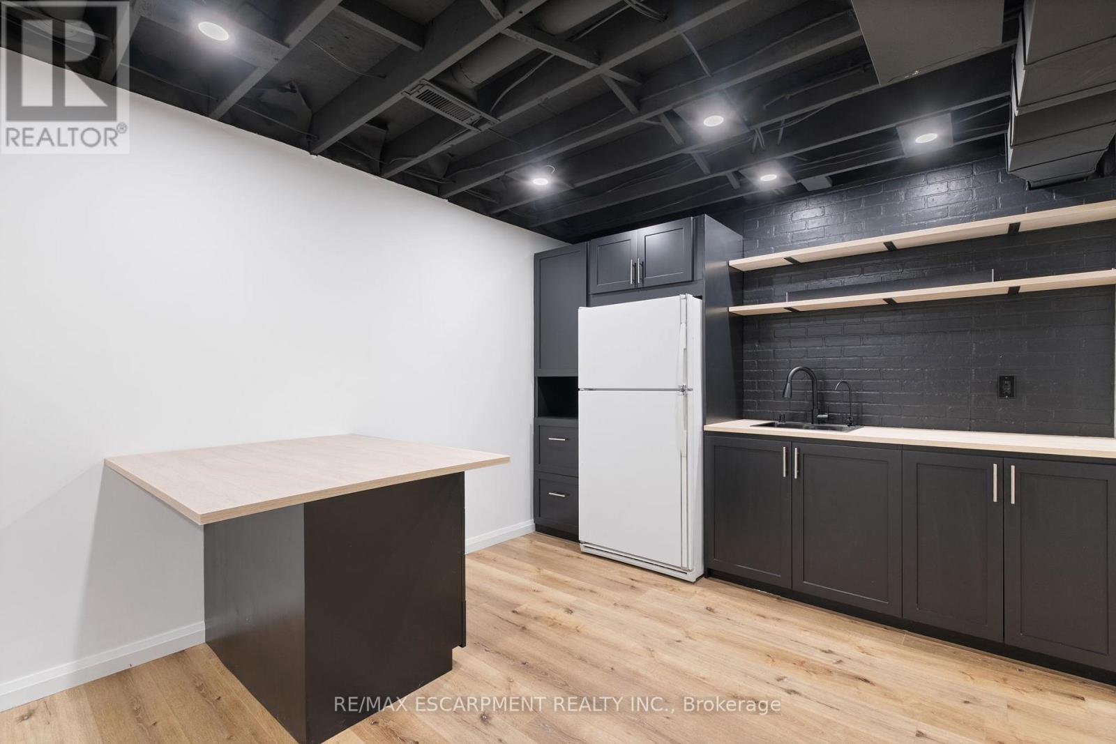 95 Gatestone Drive, Hamilton, Ontario  L8J 2V1 - Photo 40 - X12504540