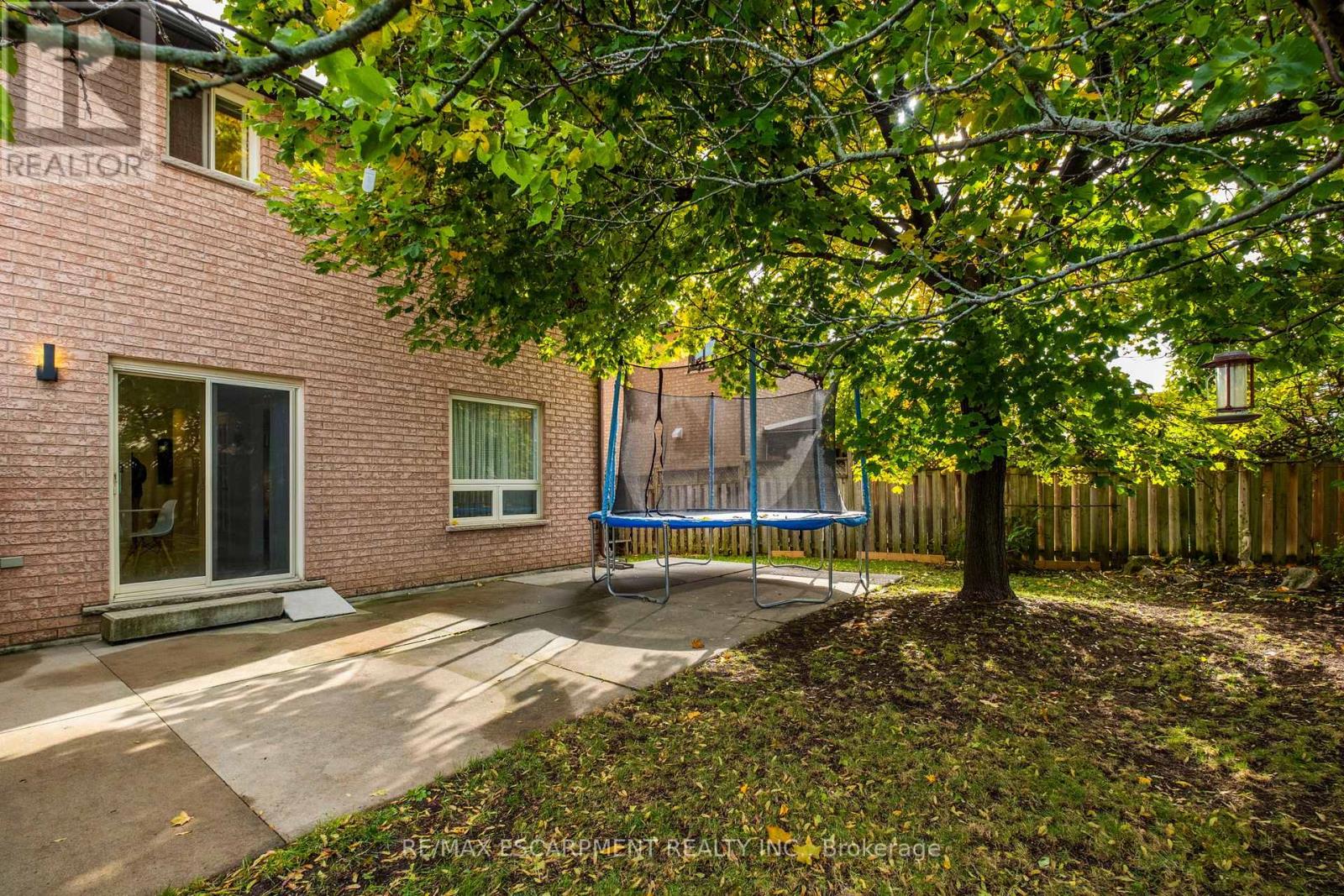 95 Gatestone Drive, Hamilton, Ontario  L8J 2V1 - Photo 43 - X12504540