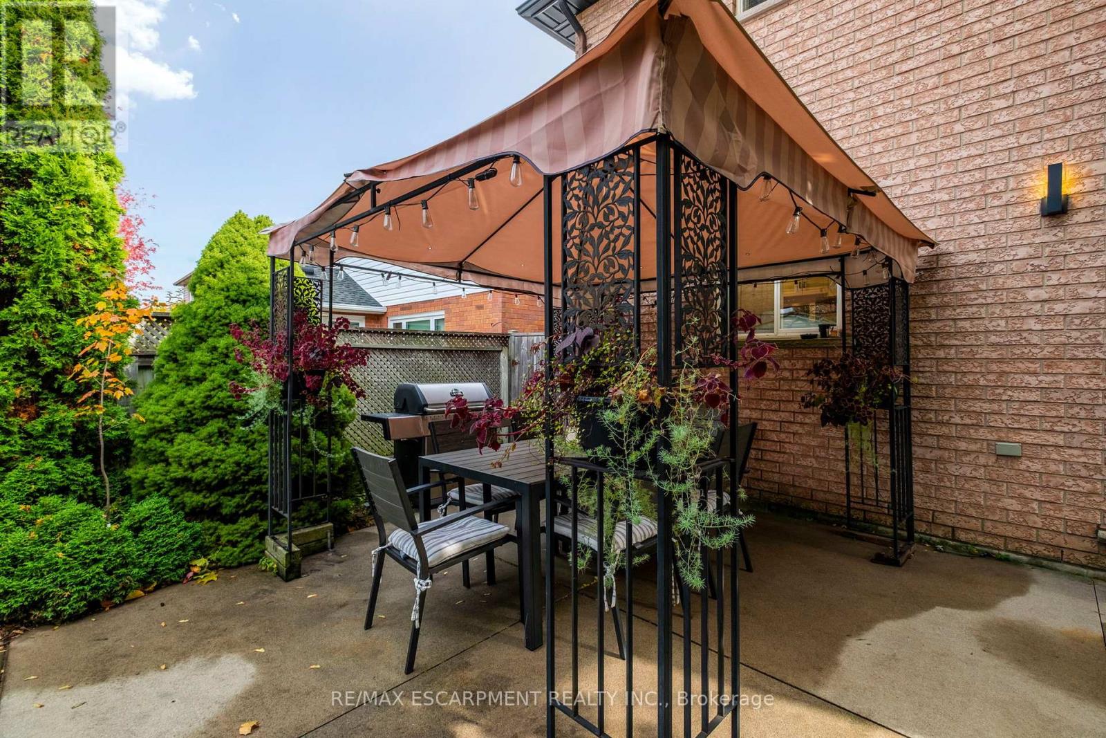 95 Gatestone Drive, Hamilton, Ontario  L8J 2V1 - Photo 44 - X12504540