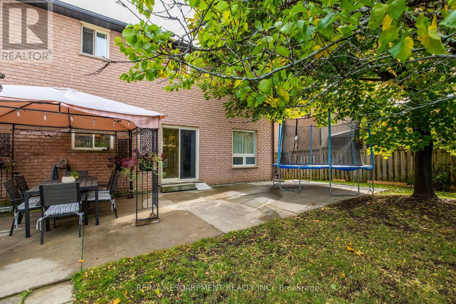 95 Gatestone Drive, Hamilton, Ontario  L8J 2V1 - Photo 45 - X12504540