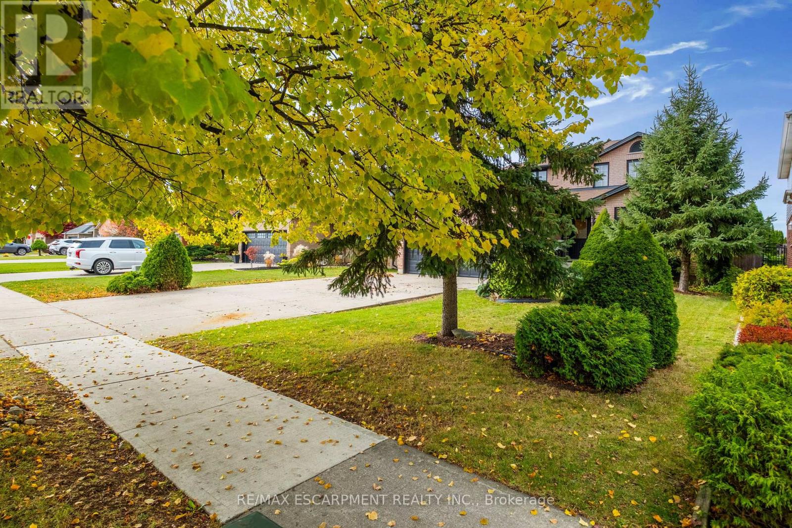95 Gatestone Drive, Hamilton, Ontario  L8J 2V1 - Photo 47 - X12504540