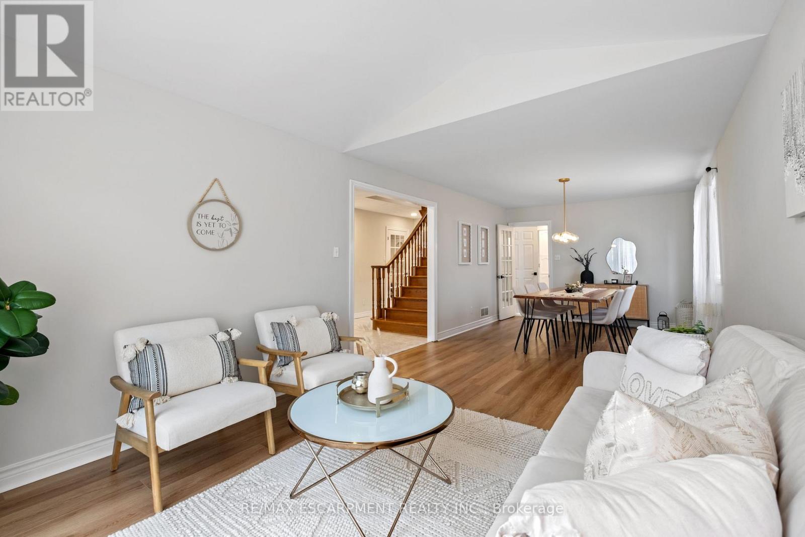 95 Gatestone Drive, Hamilton, Ontario  L8J 2V1 - Photo 9 - X12504540