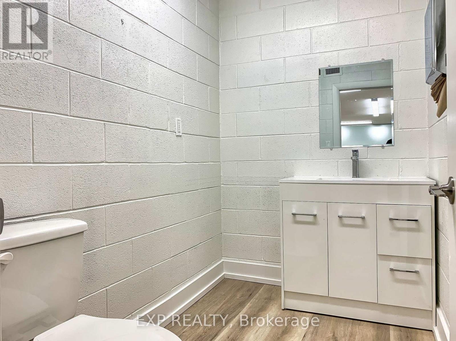 10 - 165 Plymouth Road, Welland, Ontario  L3B 3E1 - Photo 10 - X12504562