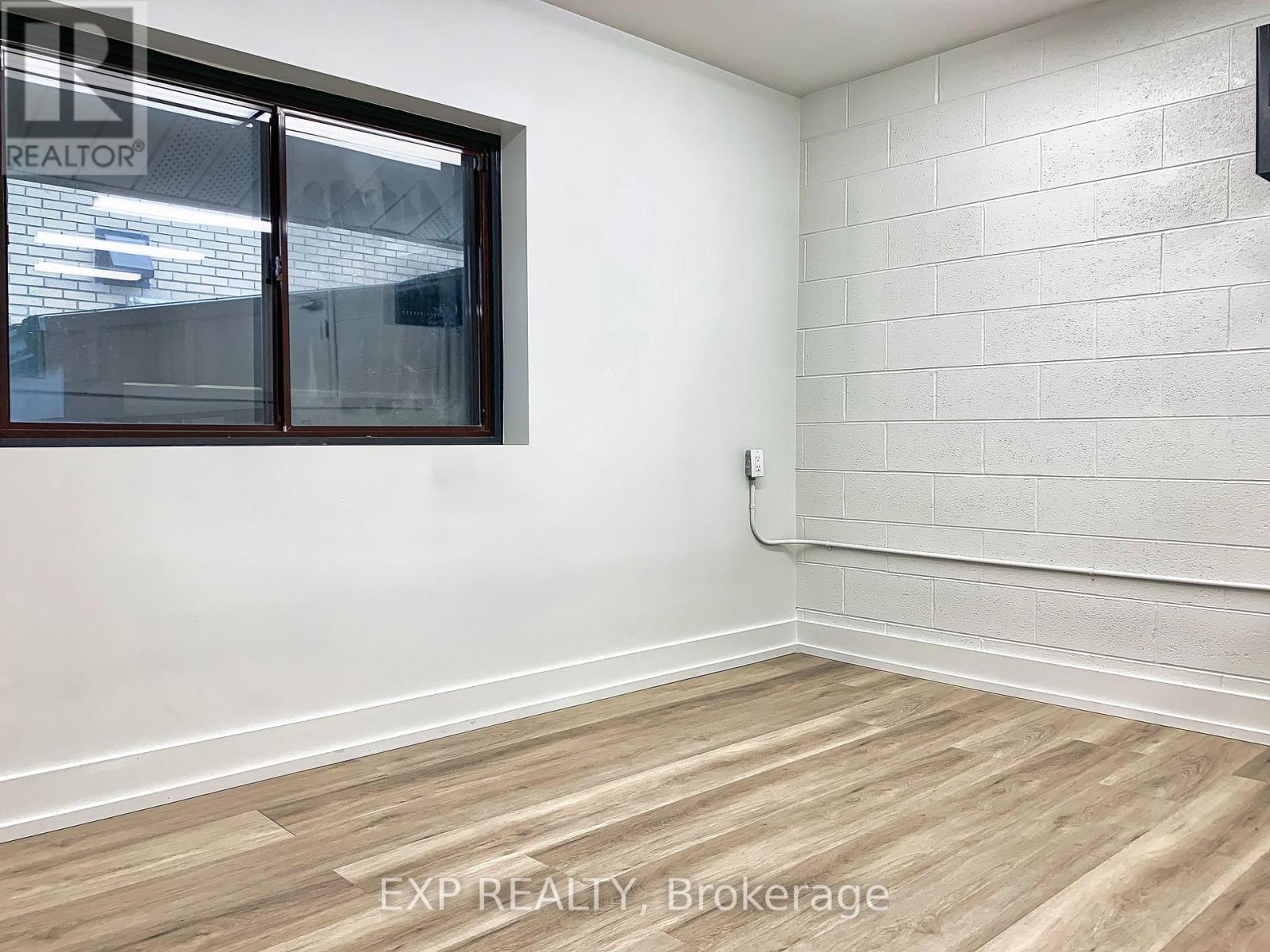 10 - 165 Plymouth Road, Welland, Ontario  L3B 3E1 - Photo 12 - X12504562