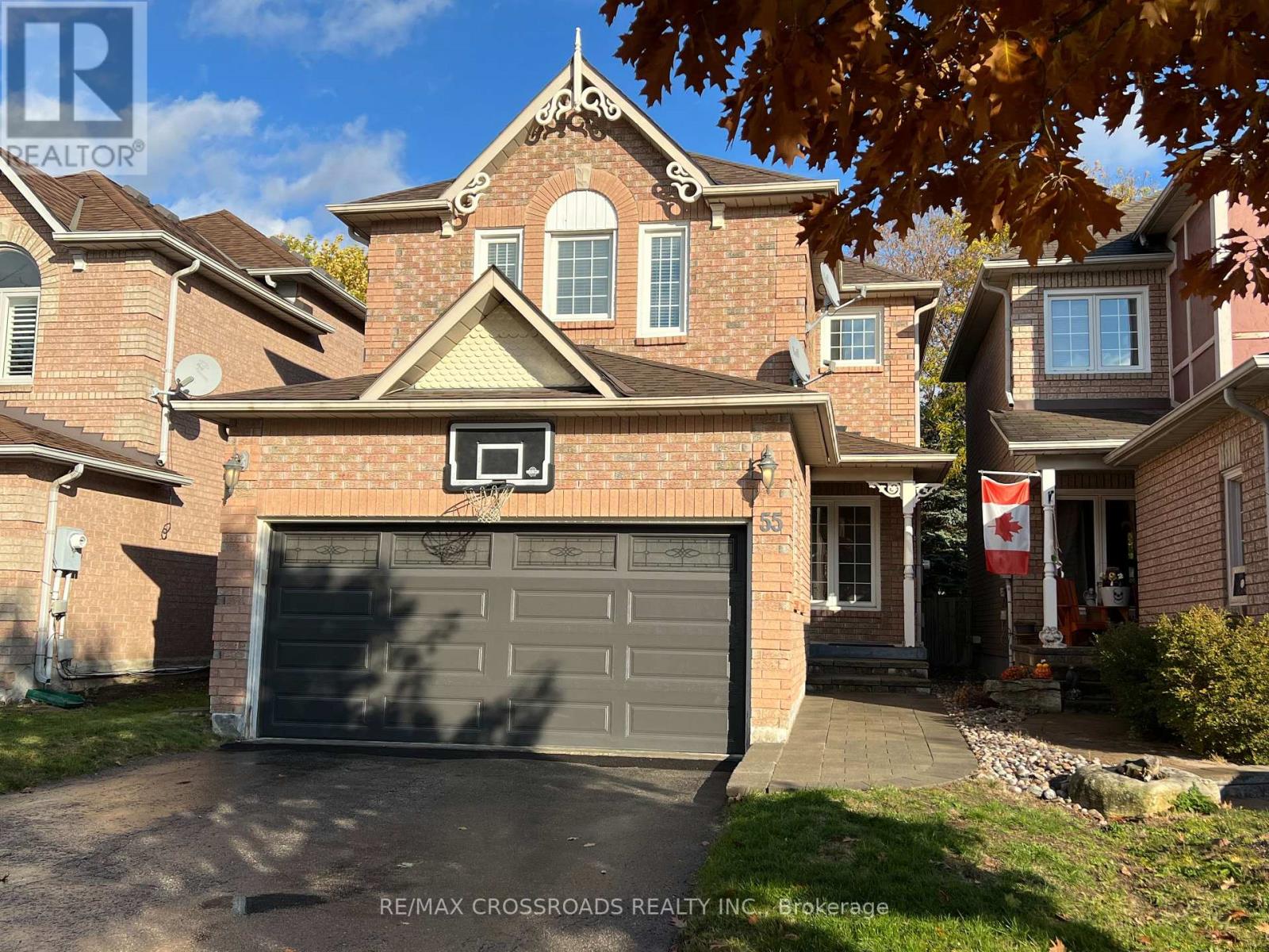 55 BALLYMORE DRIVE, Aurora, Ontario