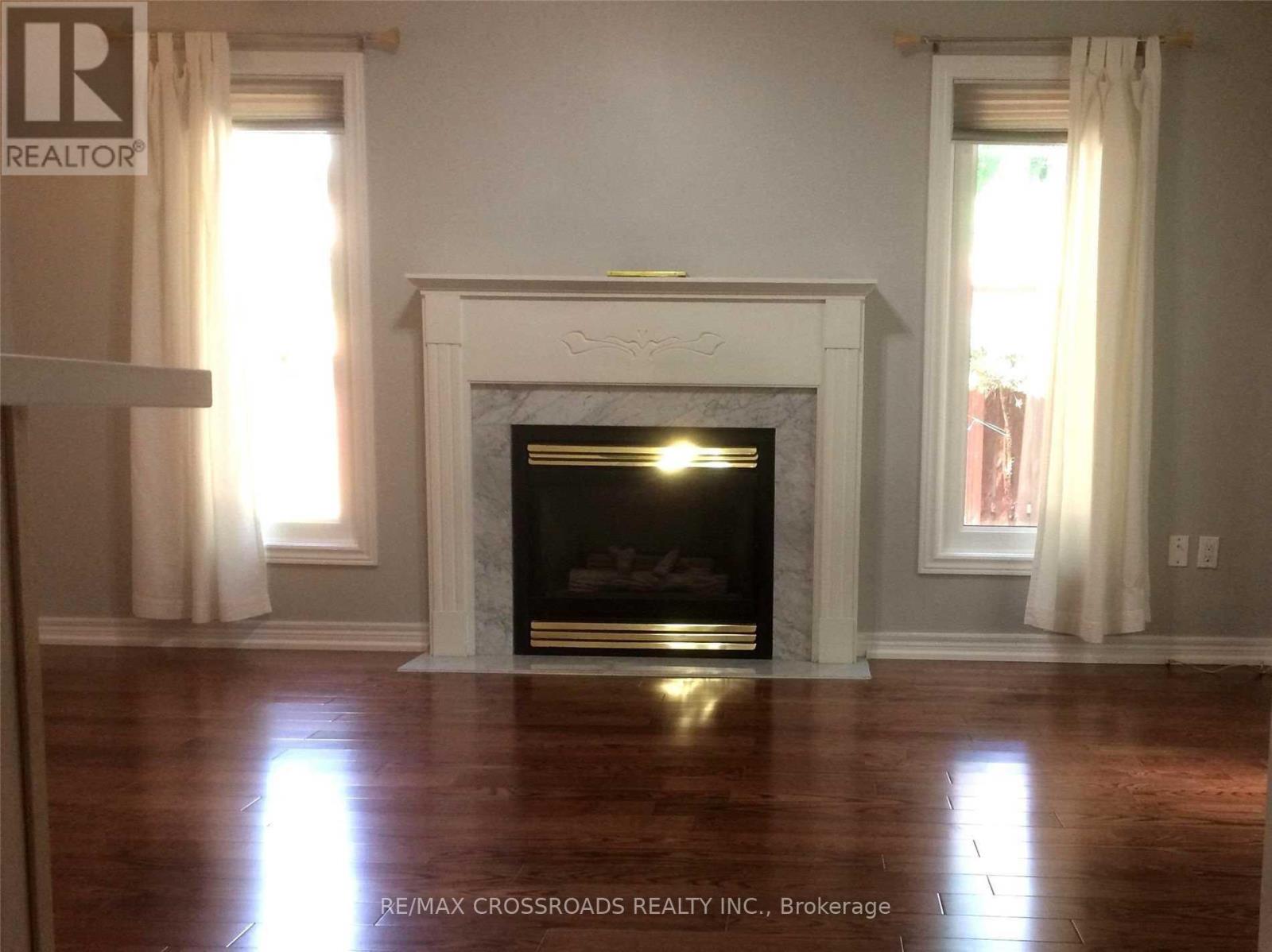 55 Ballymore Drive, Aurora, Ontario L4G 7E6 - Photo 3 - N12437247