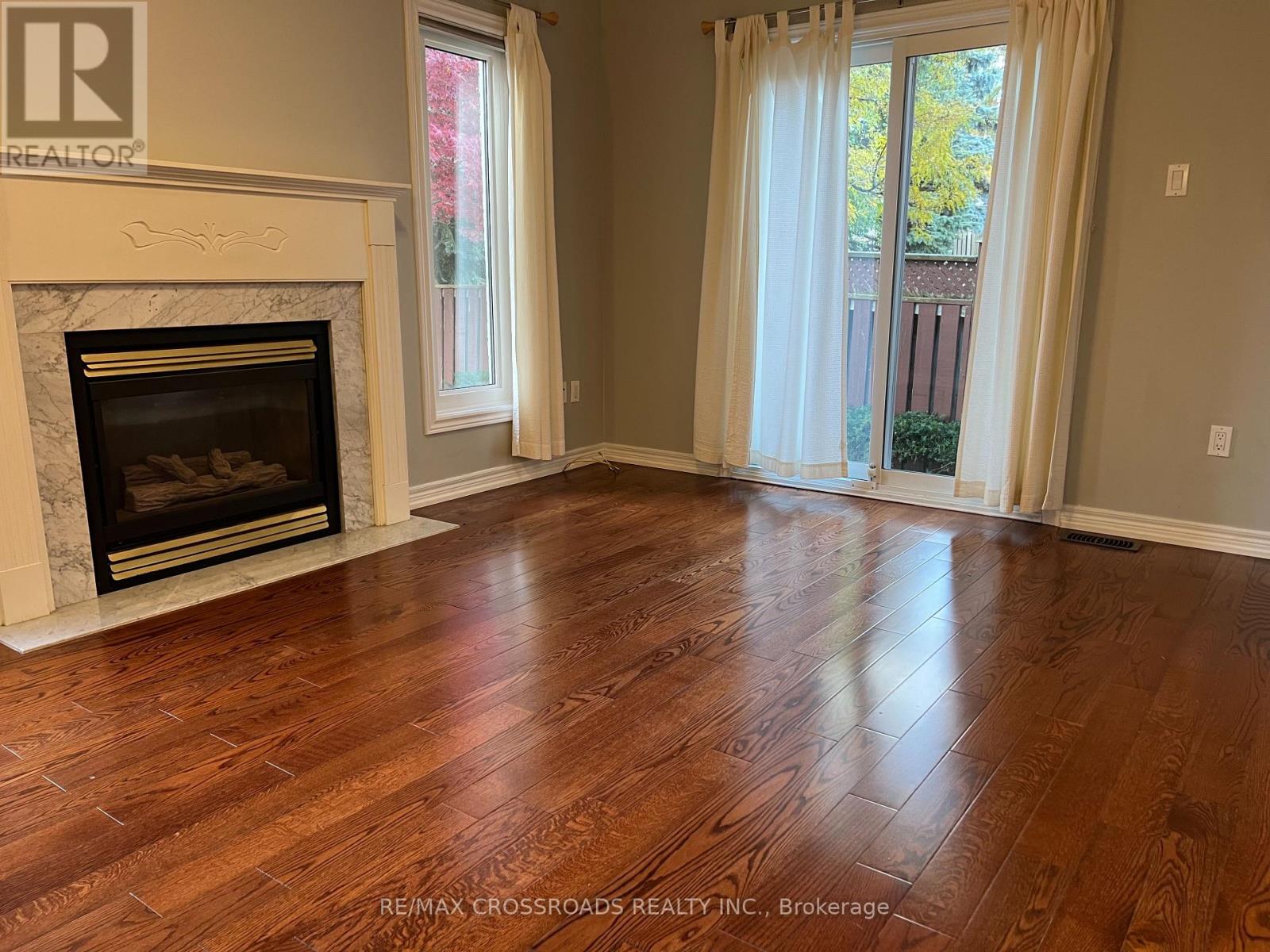 55 Ballymore Drive, Aurora, Ontario L4G 7E6 - Photo 4 - N12437247