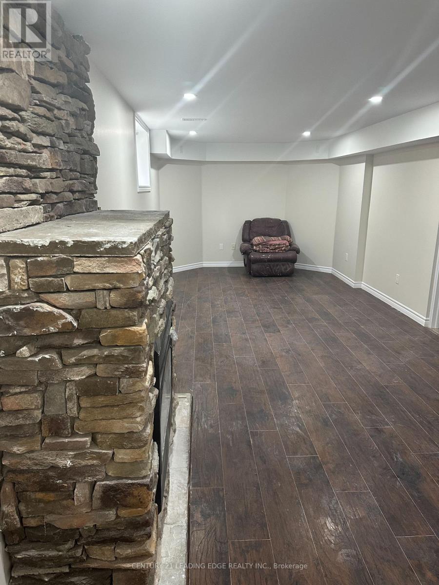 38 Watson Drive, Barrie, Ontario  L4M 6W8 - Photo 9 - S12503968