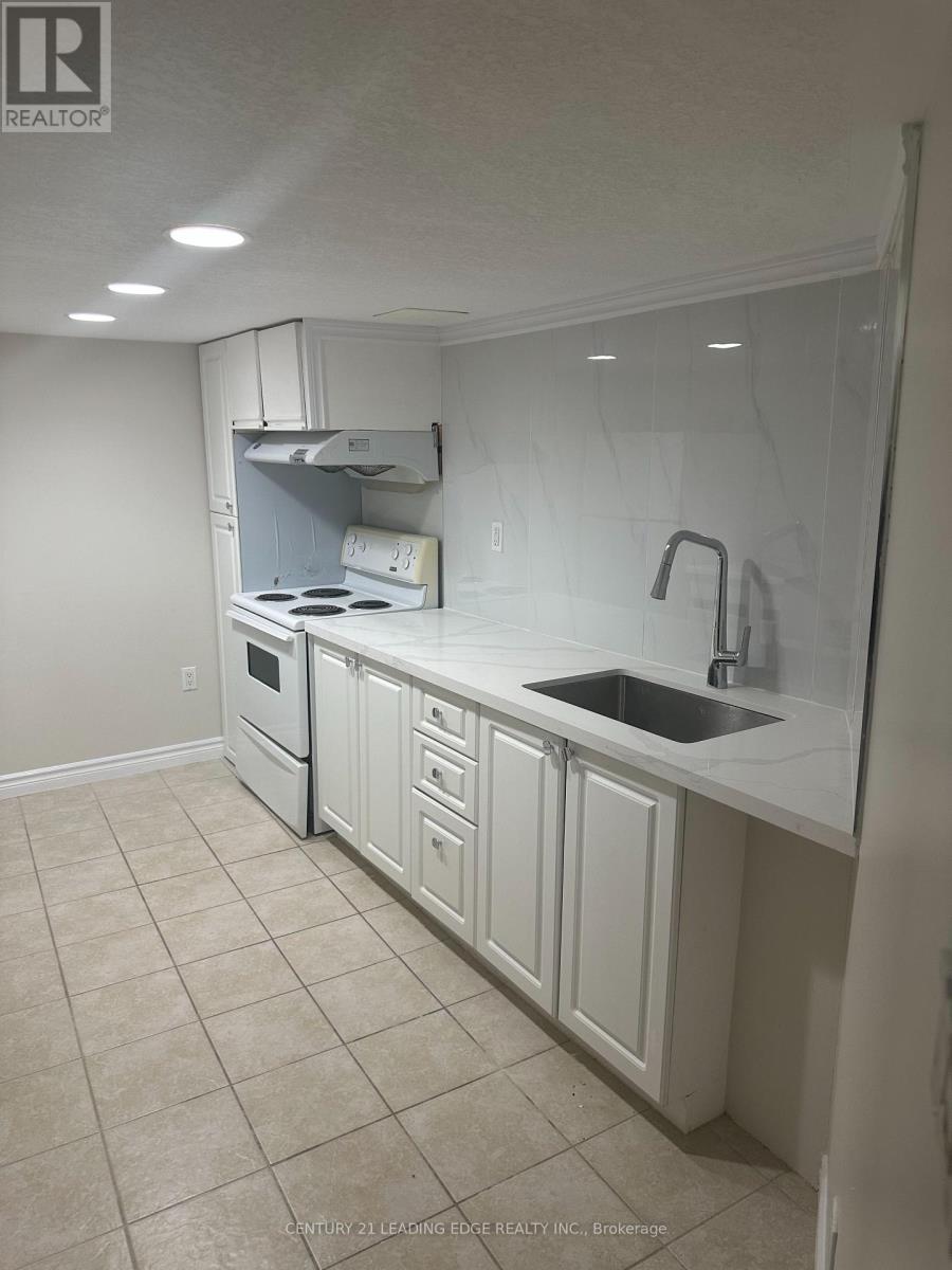 38 Watson Drive, Barrie, Ontario  L4M 6W8 - Photo 6 - S12503968