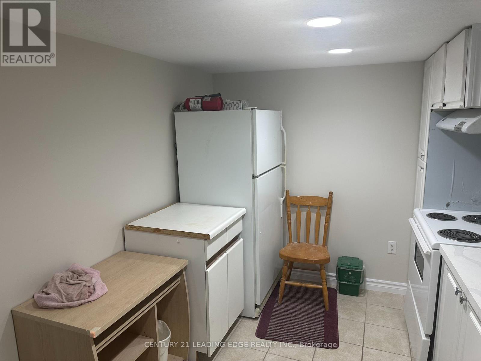 38 Watson Drive, Barrie, Ontario  L4M 6W8 - Photo 5 - S12503968