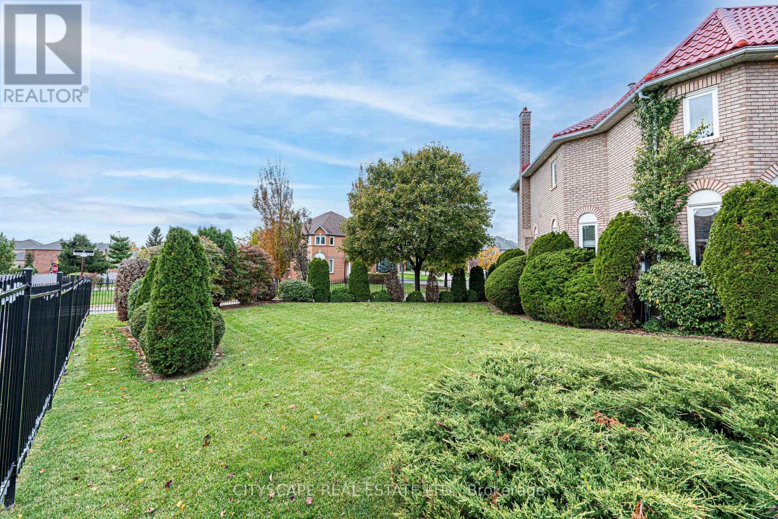 3721 Trelawny Circle, Mississauga, Ontario  L5N 5J7 - Photo 48 - W12492736