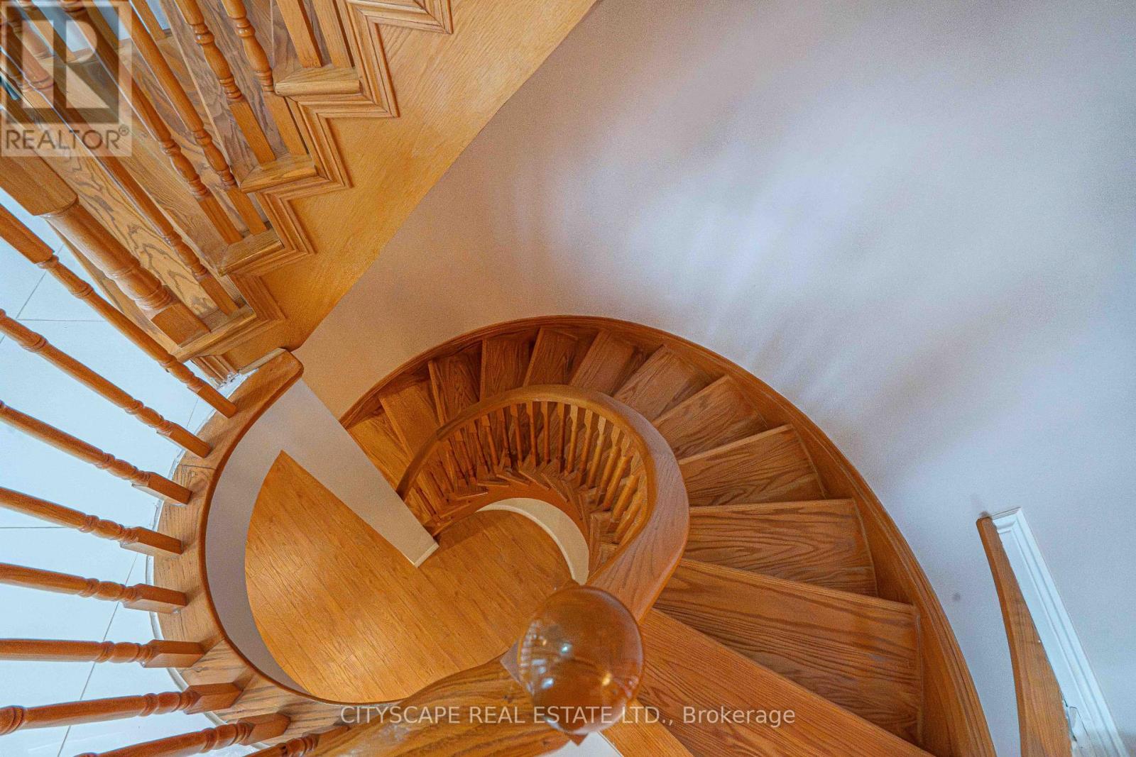 3721 Trelawny Circle, Mississauga, Ontario  L5N 5J7 - Photo 38 - W12492736