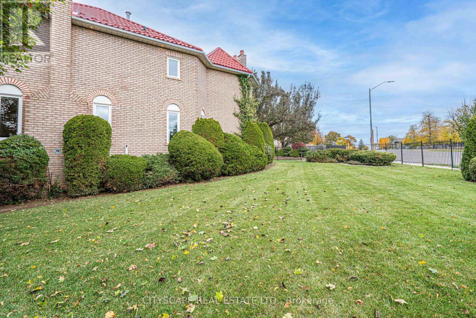 3721 Trelawny Circle, Mississauga, Ontario  L5N 5J7 - Photo 49 - W12492736