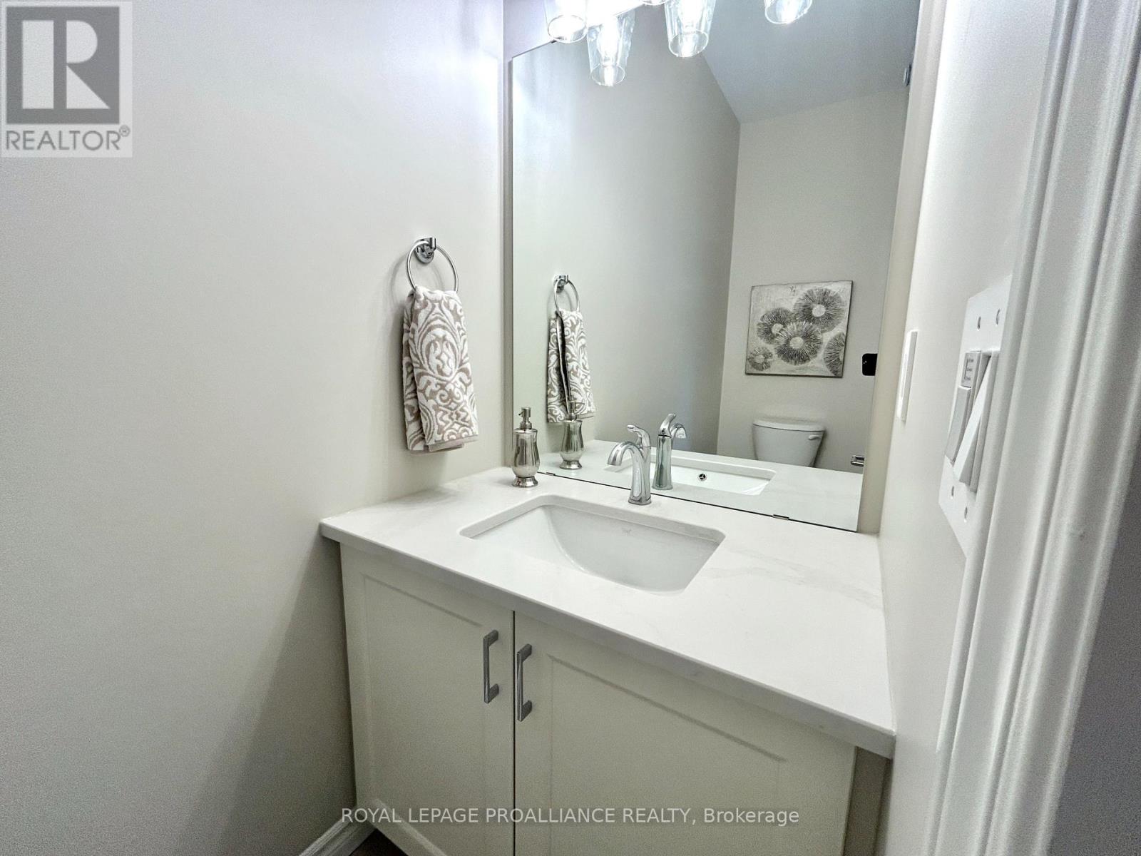 16 Peace River Street, Belleville, Ontario  K8N 0V6 - Photo 4 - X12504848