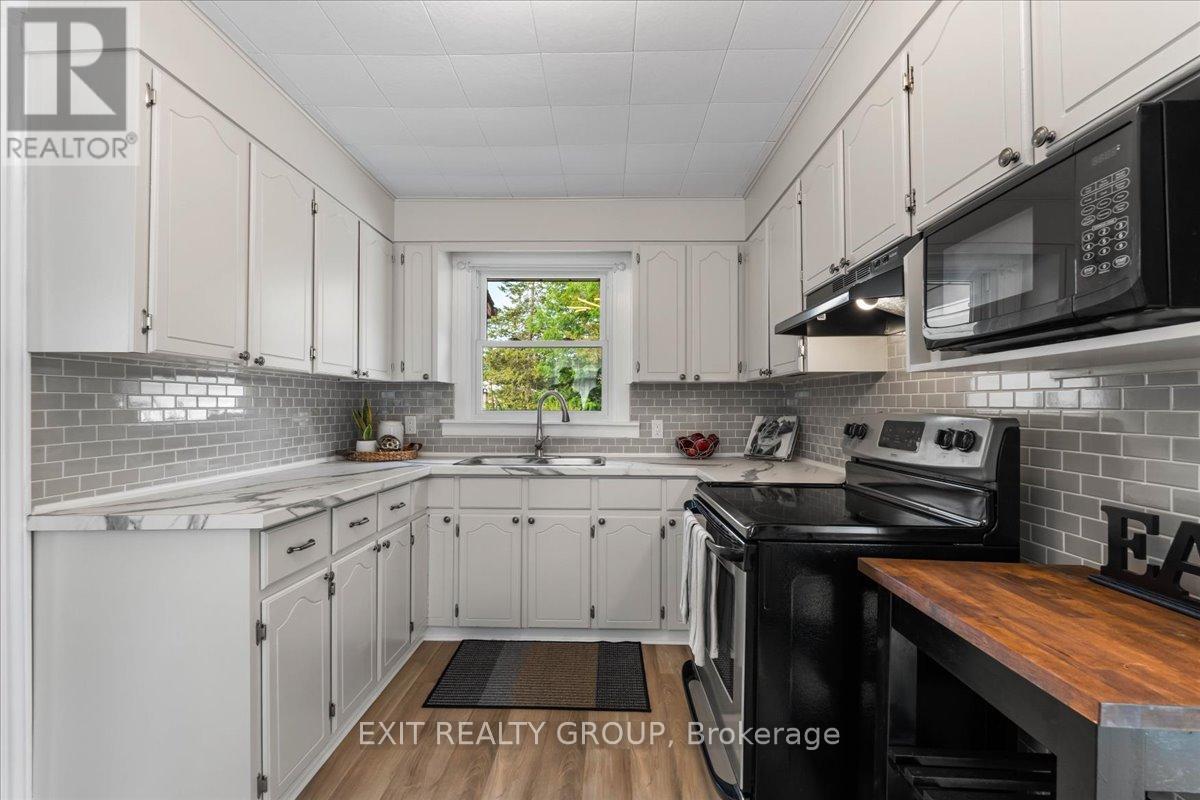 34 Orchard Drive, Belleville, Ontario  K8P 2K4 - Photo 10 - X12504286