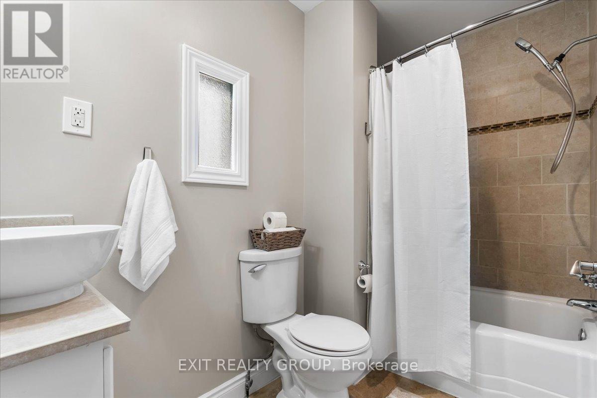 34 Orchard Drive, Belleville, Ontario  K8P 2K4 - Photo 15 - X12504286