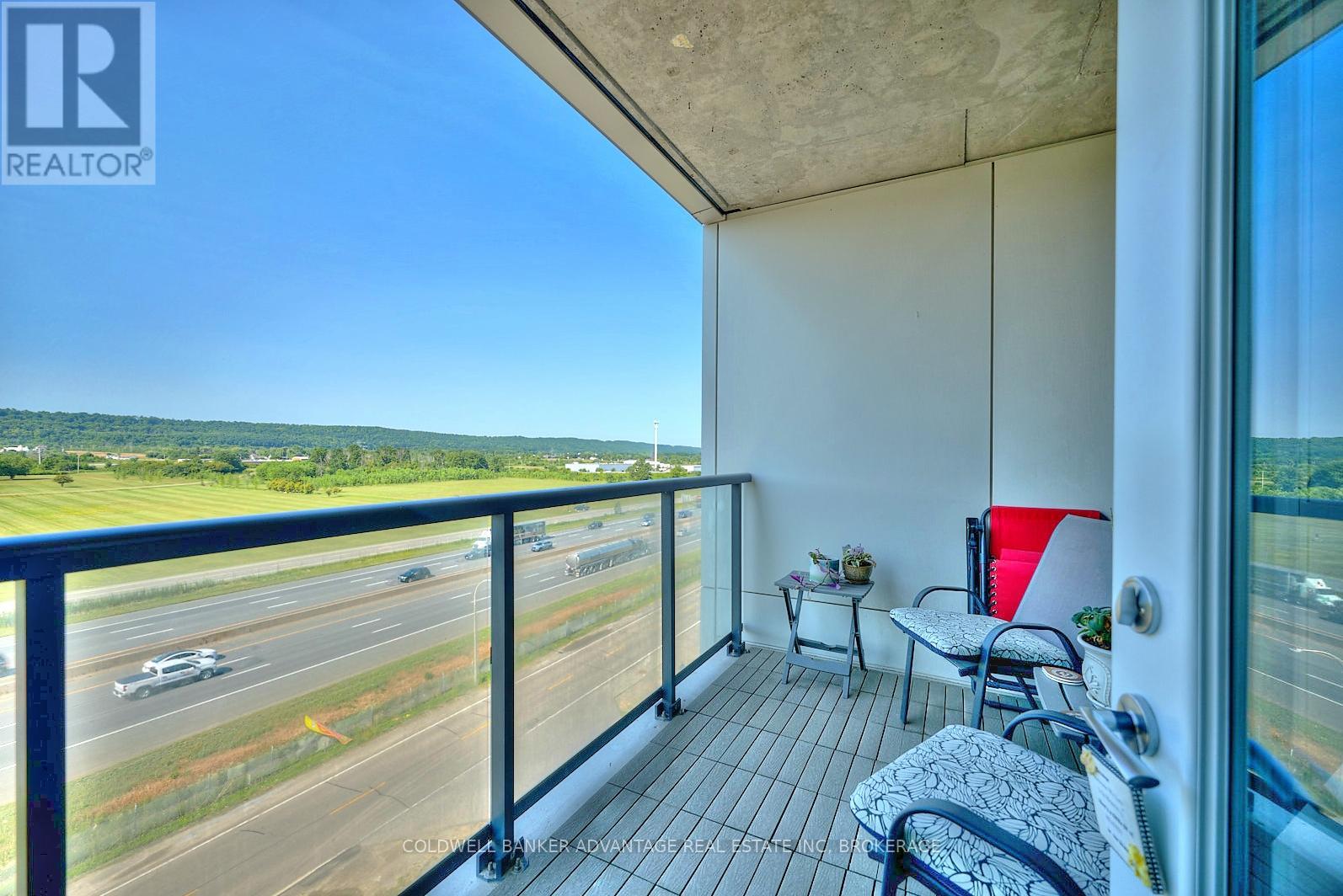 610 - 550 North Service Road, Grimsby, Ontario  L3M 0H9 - Photo 13 - X12471269