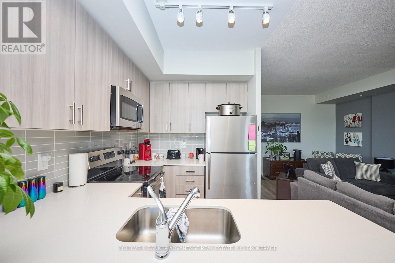 610 - 550 North Service Road, Grimsby, Ontario  L3M 0H9 - Photo 7 - X12471269