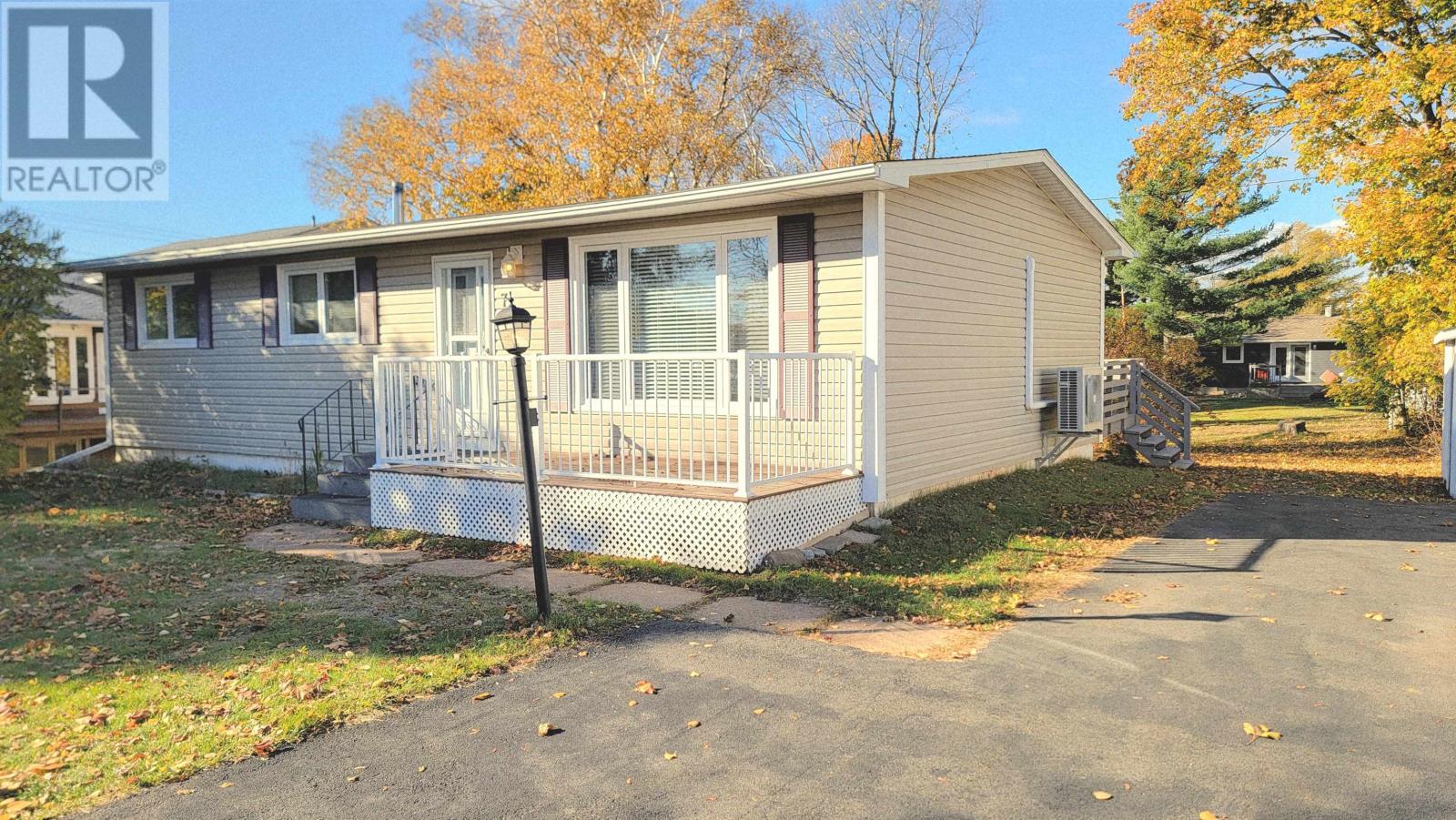 7 Seaview Boulevard, Charlottetown, Prince Edward Island  C1A 2Z9 - Photo 4 - 202527195