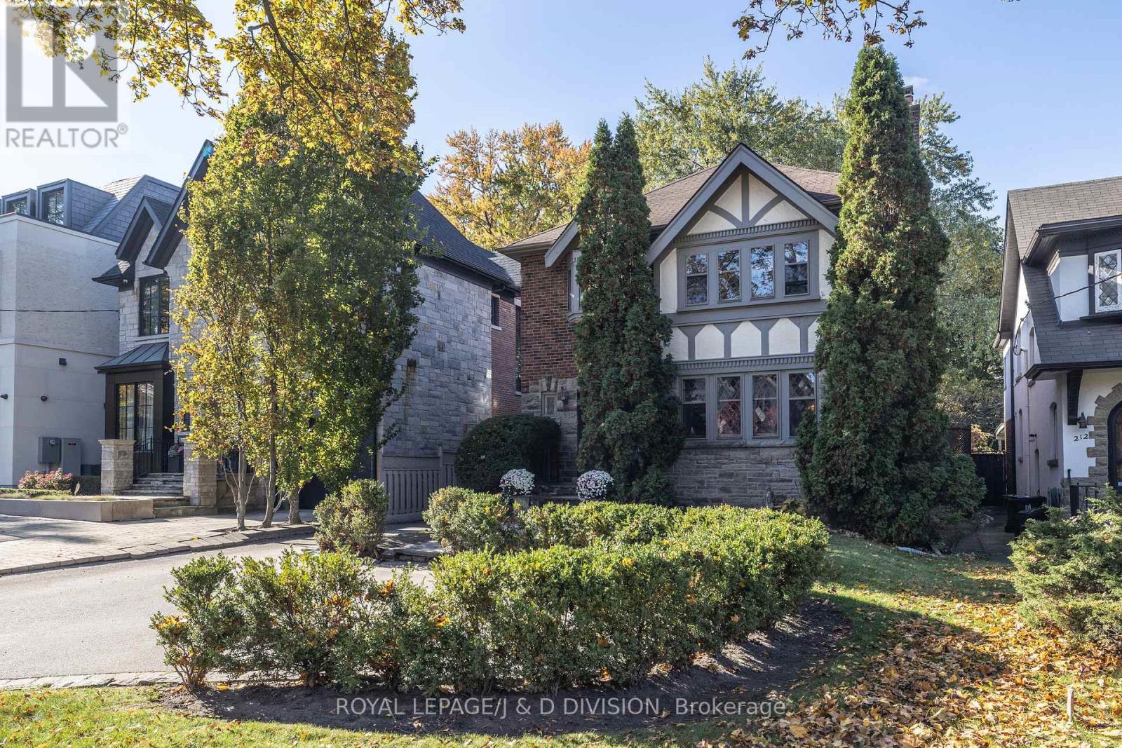 210 Rosemary Road, Toronto, Ontario  M5P 3E1 - Photo 2 - C12504630