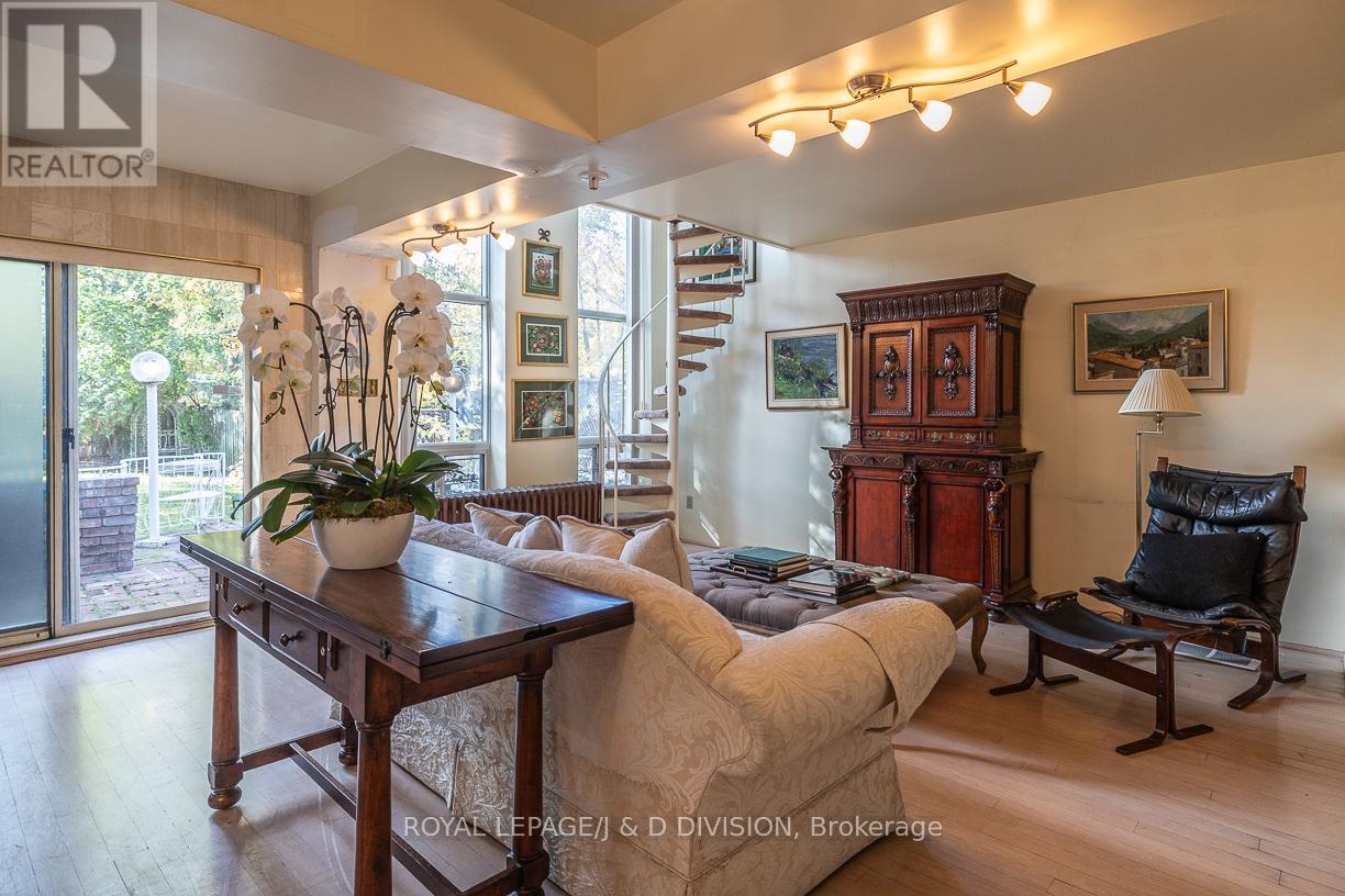 210 Rosemary Road, Toronto, Ontario  M5P 3E1 - Photo 21 - C12504630