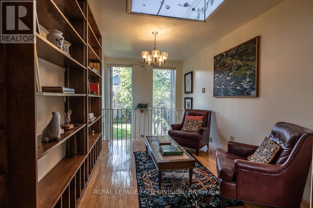 210 Rosemary Road, Toronto, Ontario  M5P 3E1 - Photo 22 - C12504630