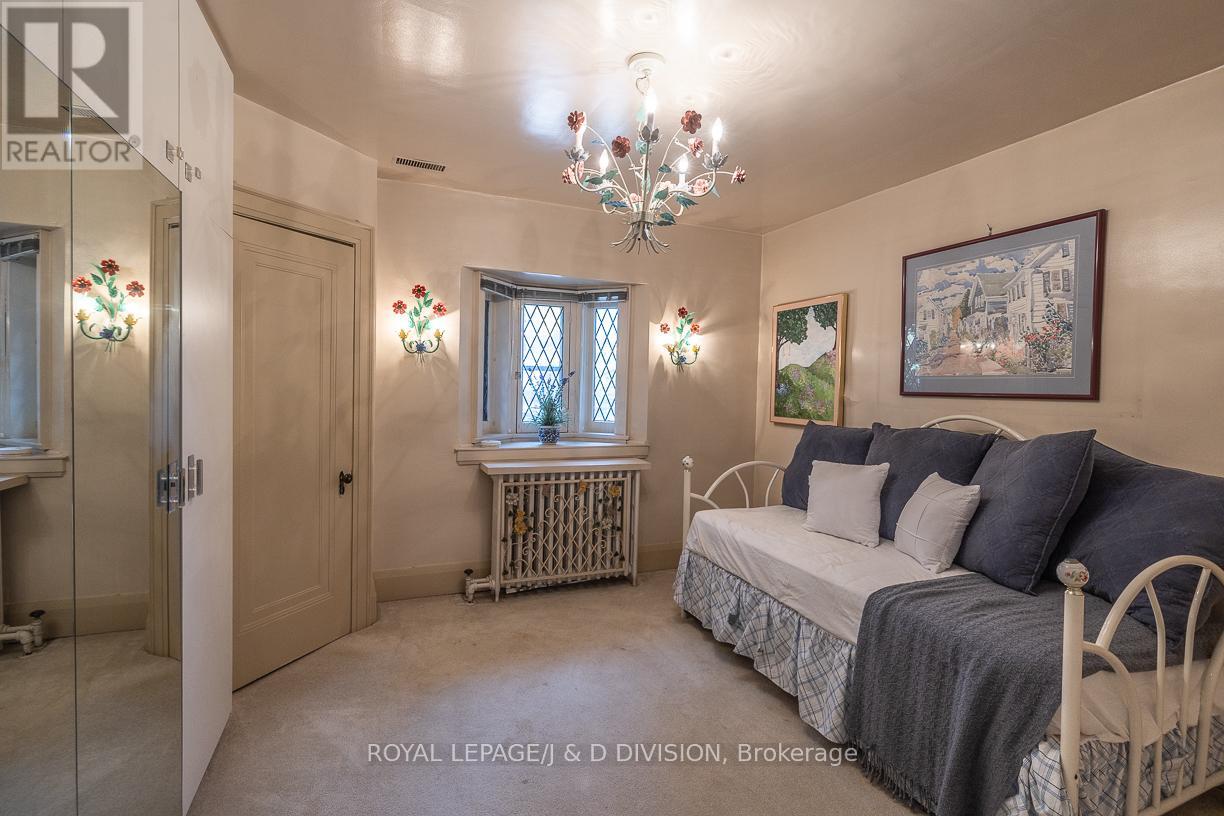 210 Rosemary Road, Toronto, Ontario  M5P 3E1 - Photo 24 - C12504630