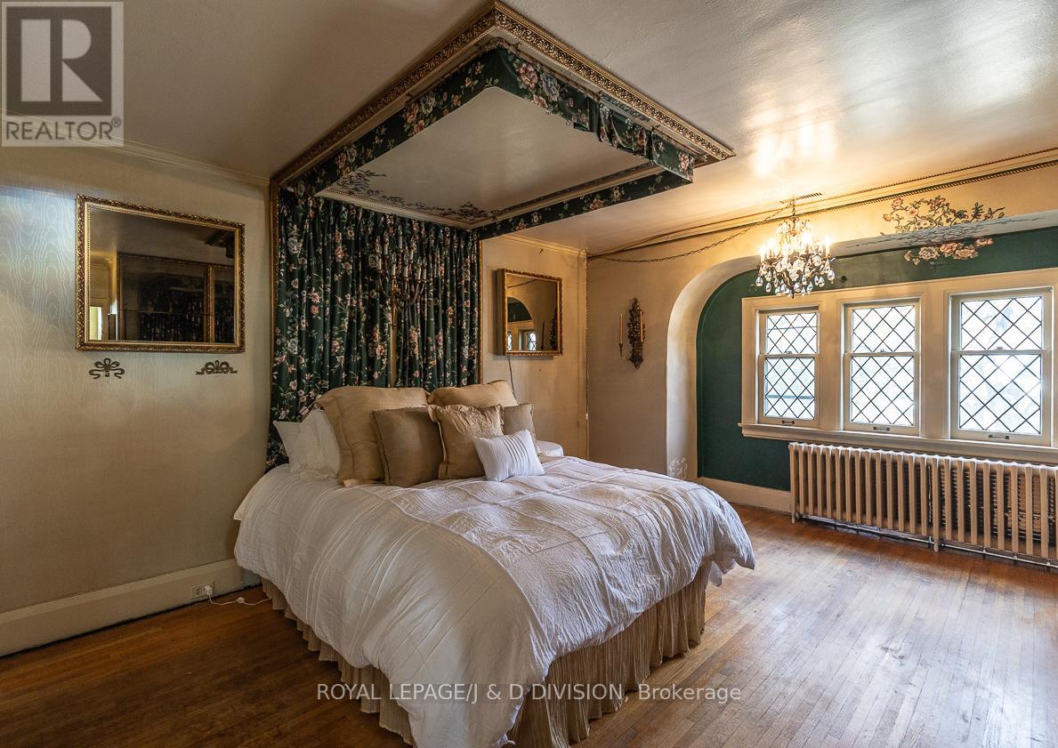 210 Rosemary Road, Toronto, Ontario  M5P 3E1 - Photo 25 - C12504630