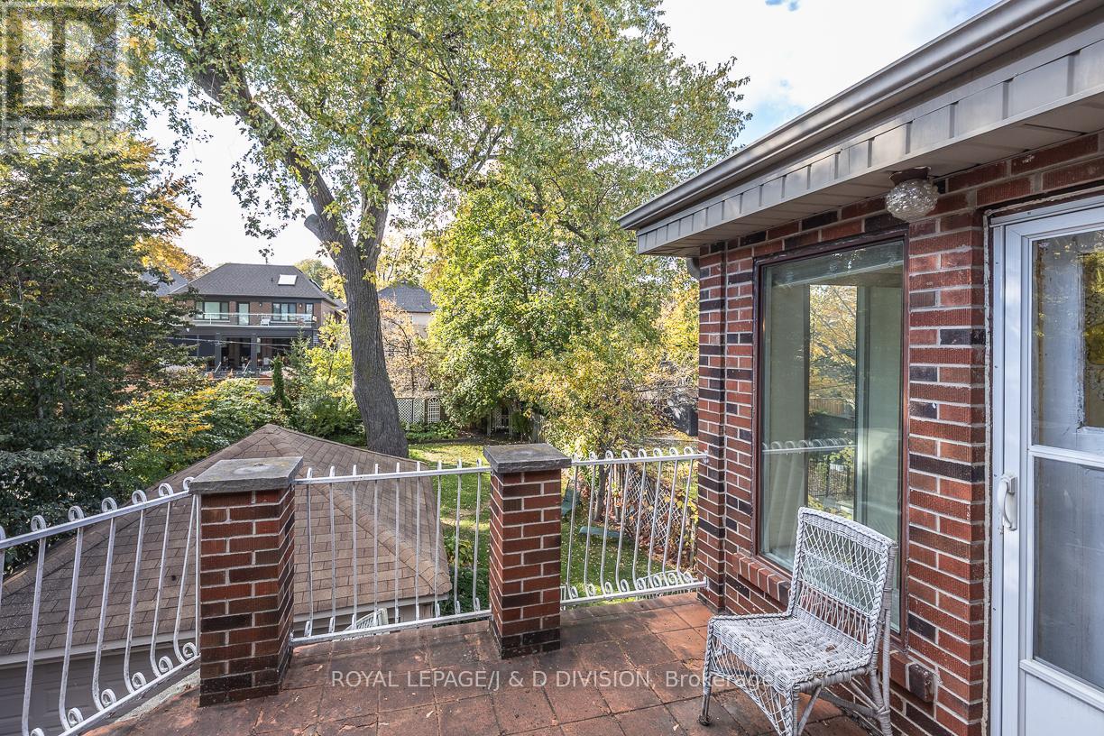 210 Rosemary Road, Toronto, Ontario  M5P 3E1 - Photo 28 - C12504630